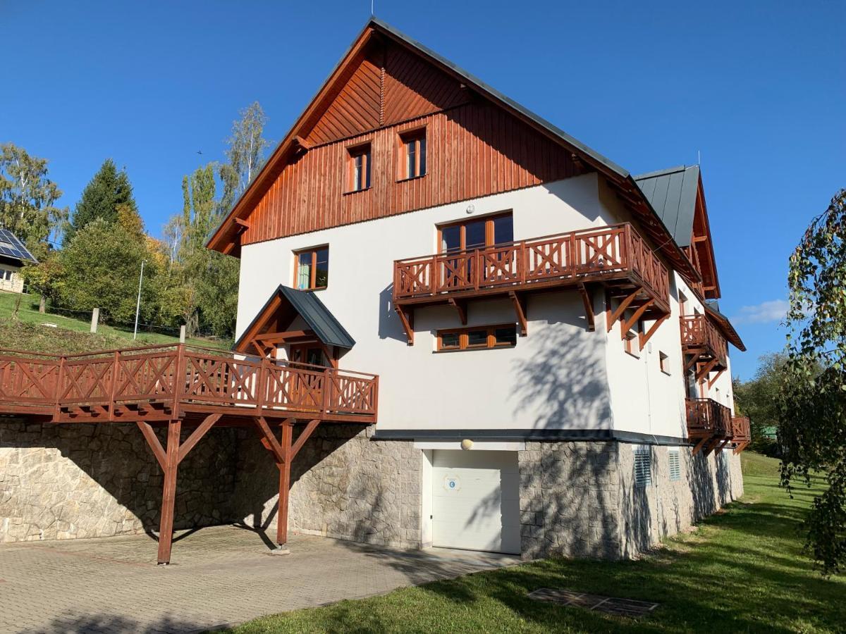 Apartman Mezi Kopci - Mid Hills Apartment Roudnice Екстер'єр фото